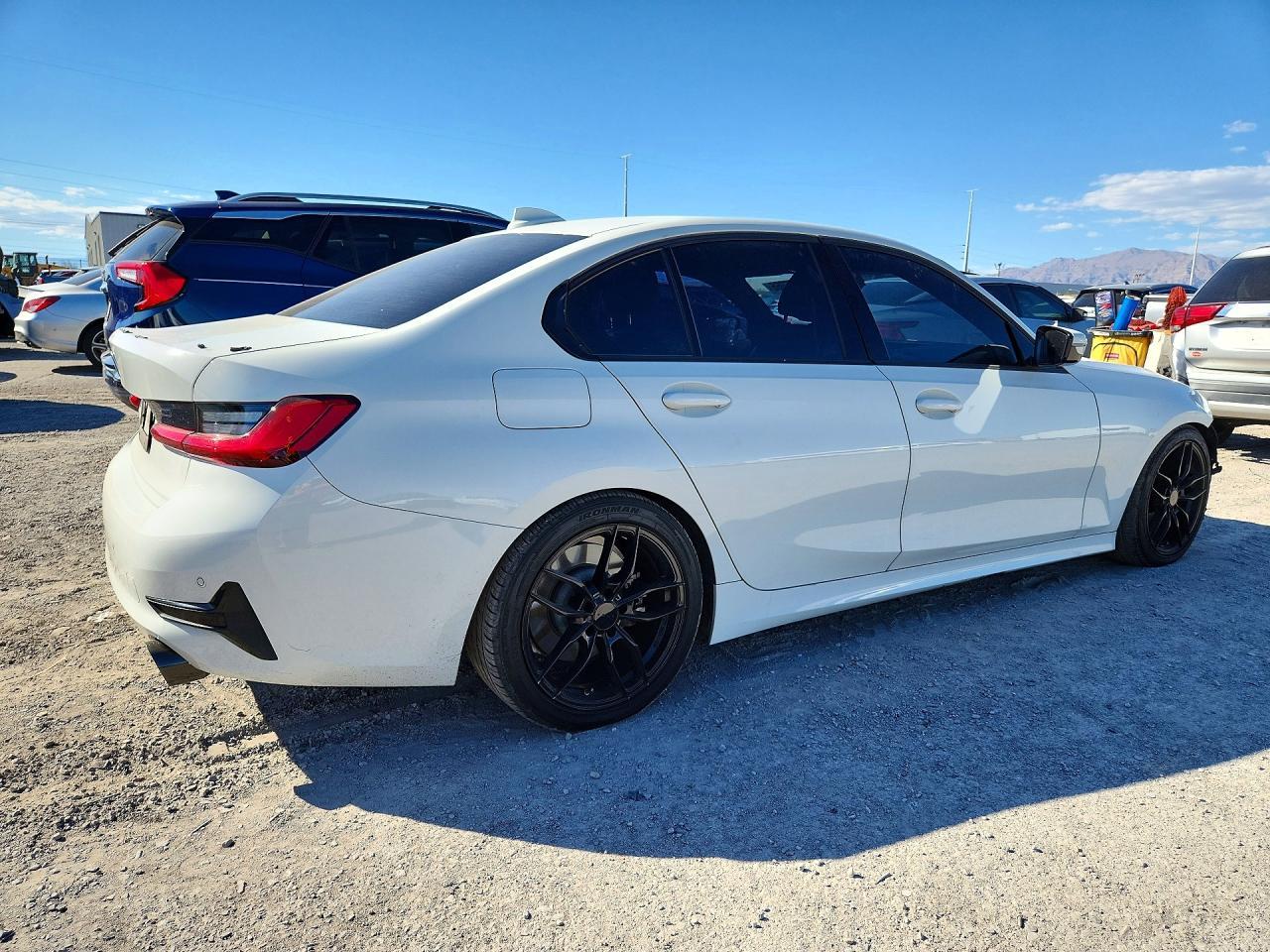 2019 BMW 330I - zdjęcie 3