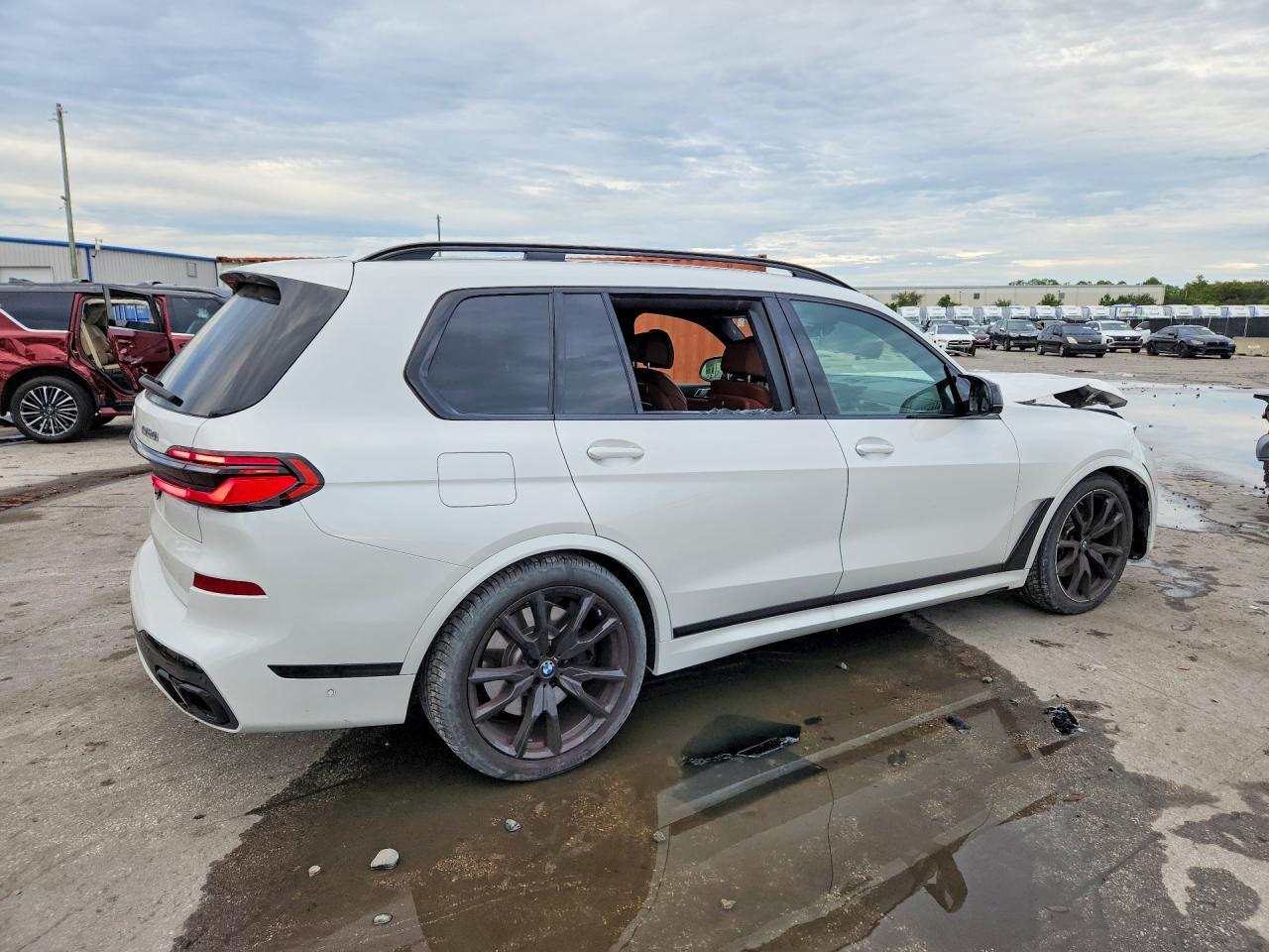 2026 BMW X7 M60I - zdjęcie 3