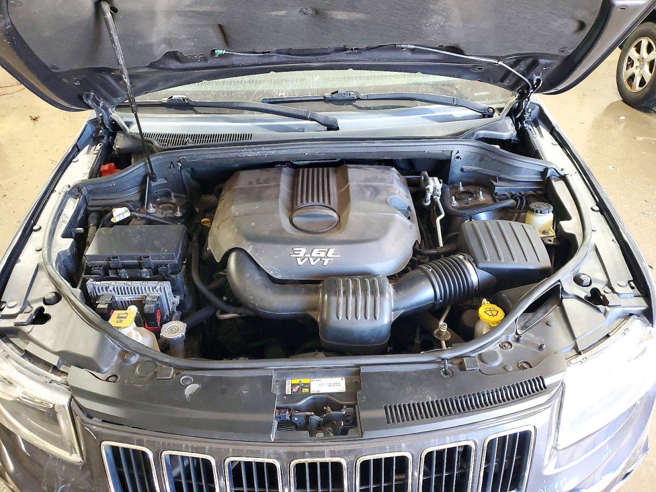 2014 Jeep Grand Cherokee Laredo - zdjęcie 12