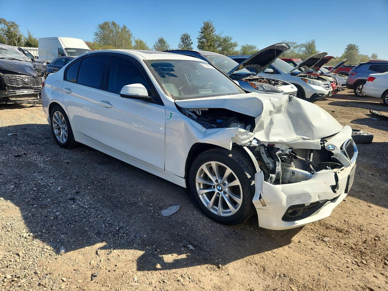 2017 BMW Seria 3 320i - zdjęcie 4