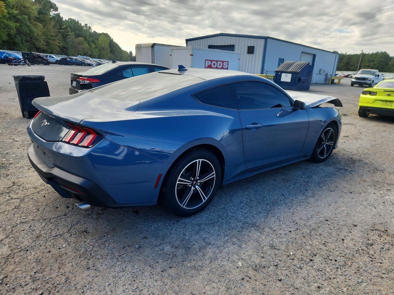 2025 Ford Mustang - zdjęcie 3