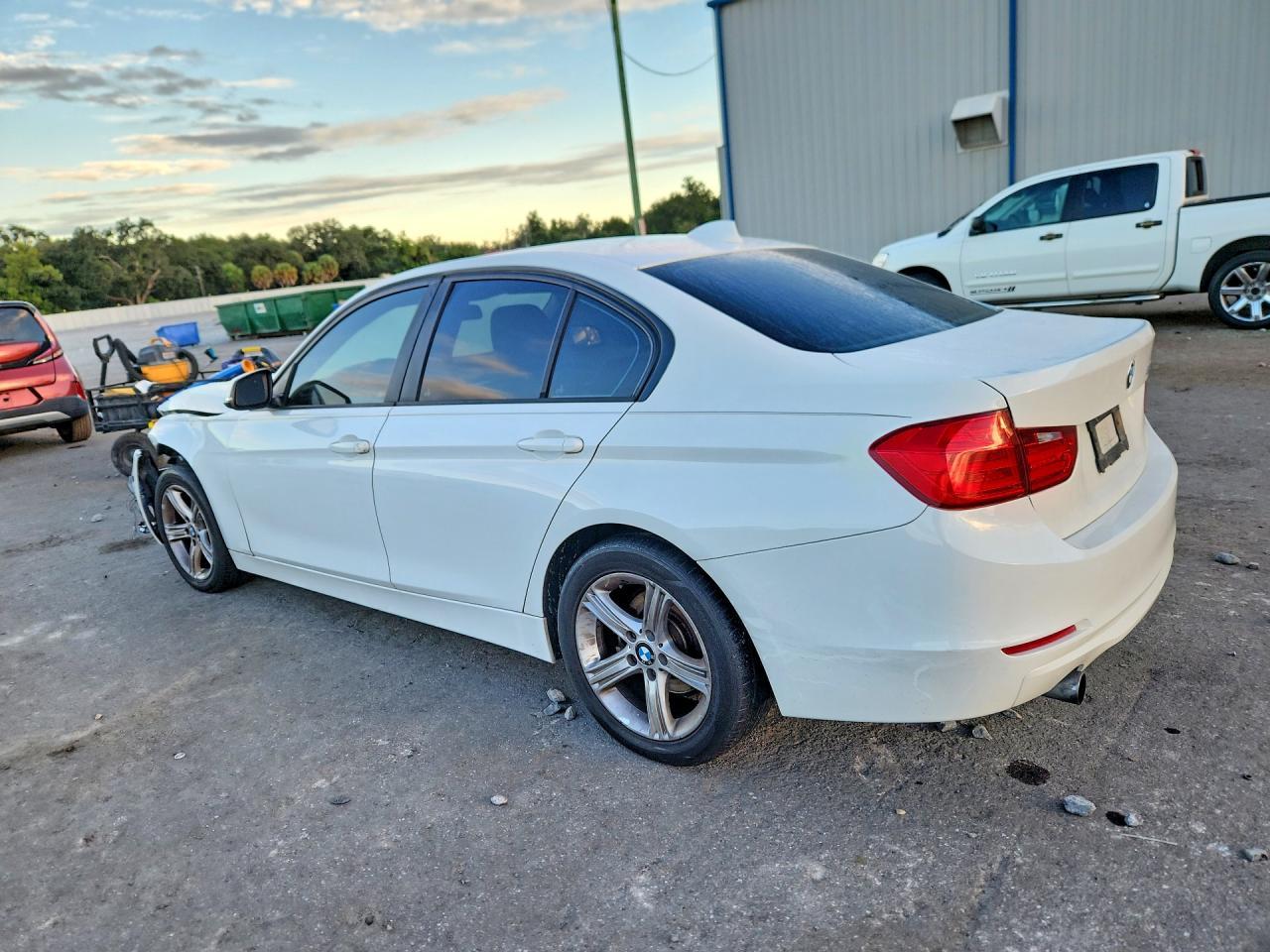 2013 BMW 320 I - zdjęcie 2