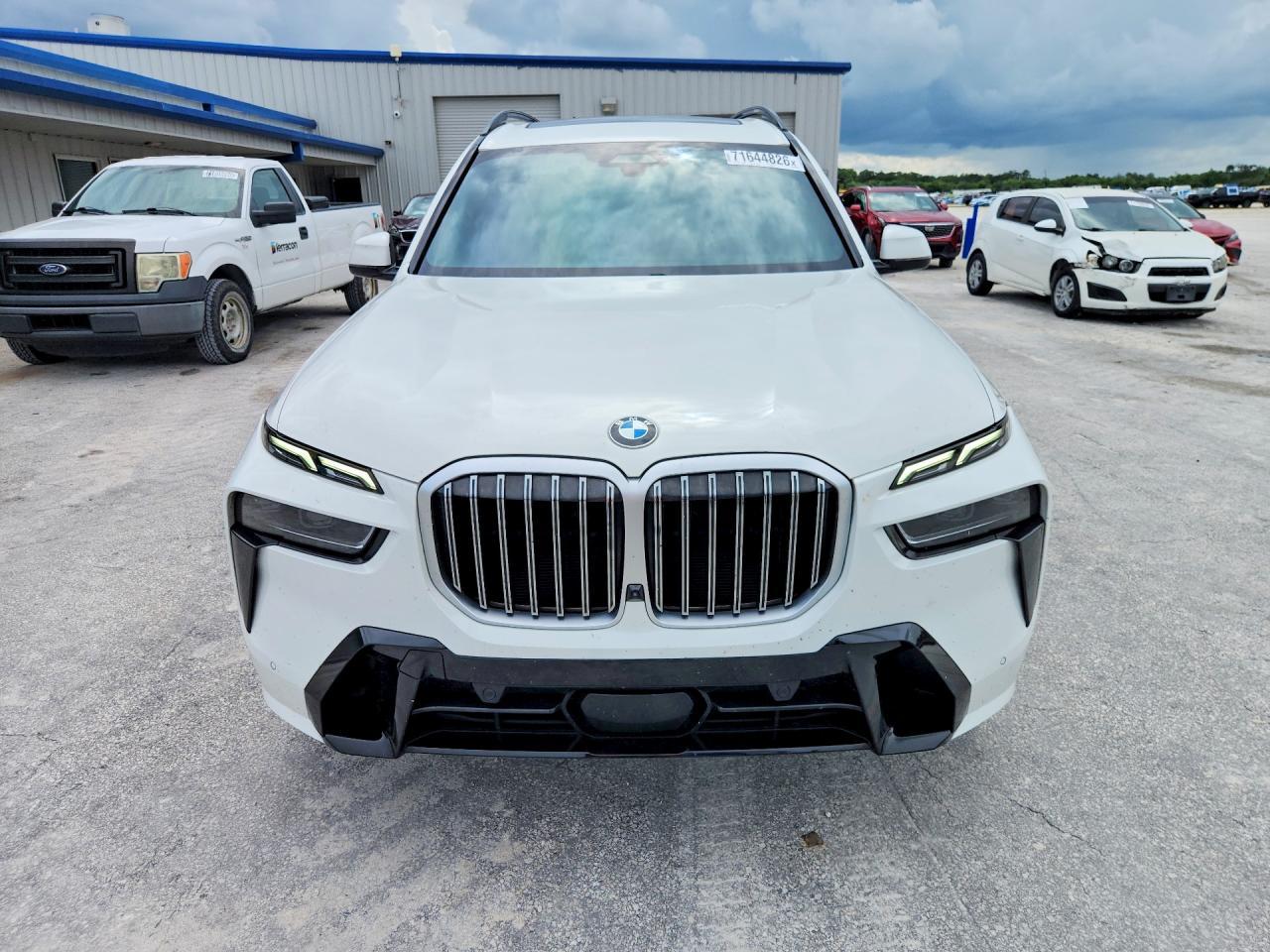 2023 BMW X7 xDrive40I - zdjęcie 5