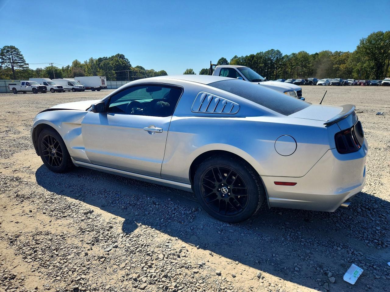 2014 Ford Mustang - zdjęcie 2