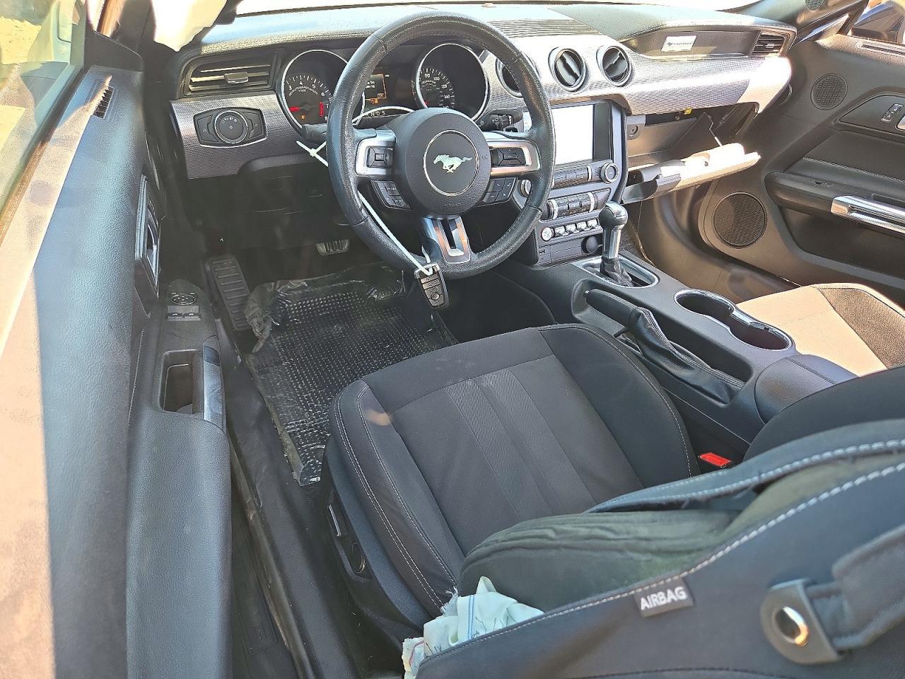 2019 Ford Mustang - zdjęcie 8