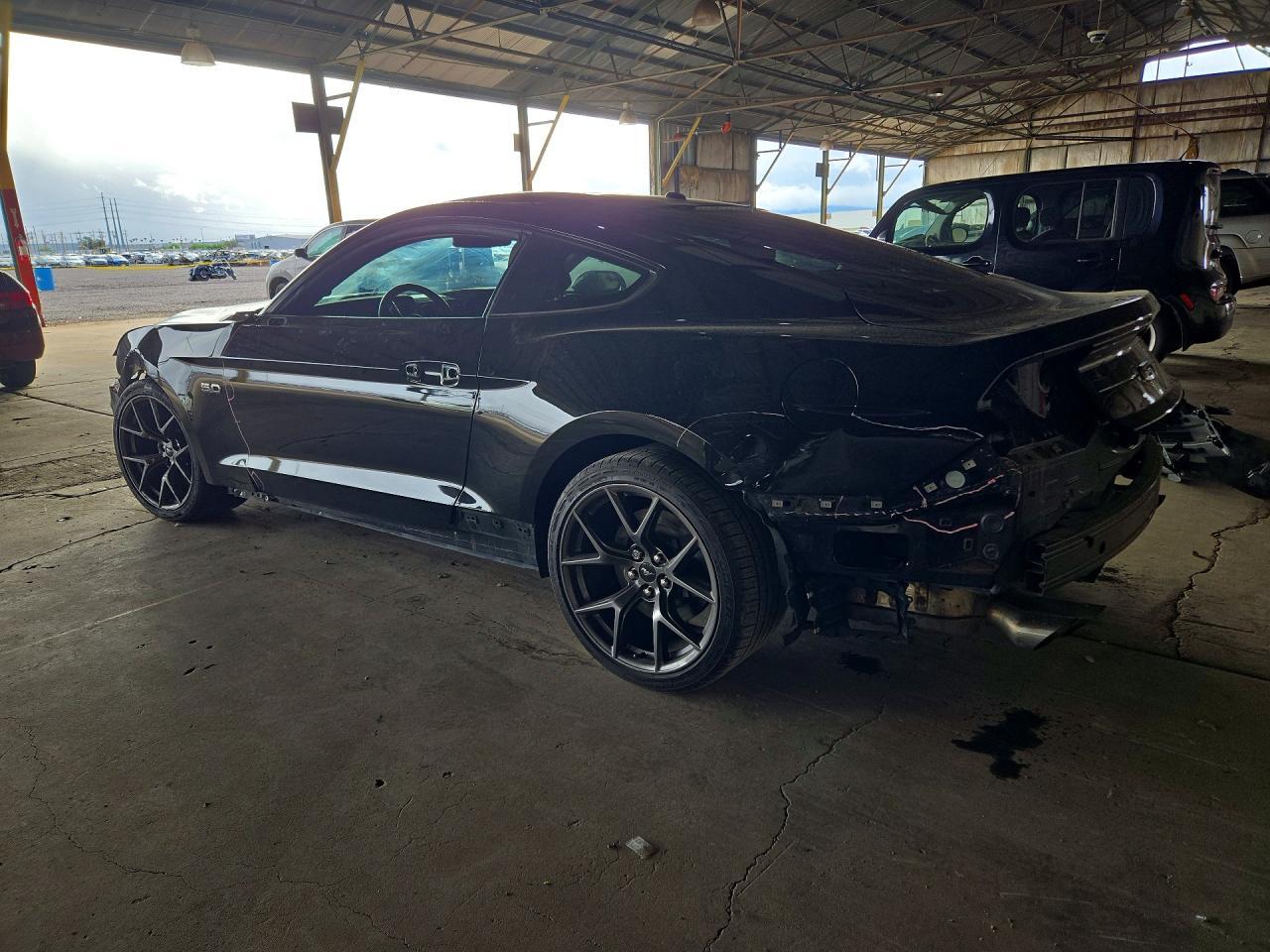2019 Ford Mustang Gt - zdjęcie 2