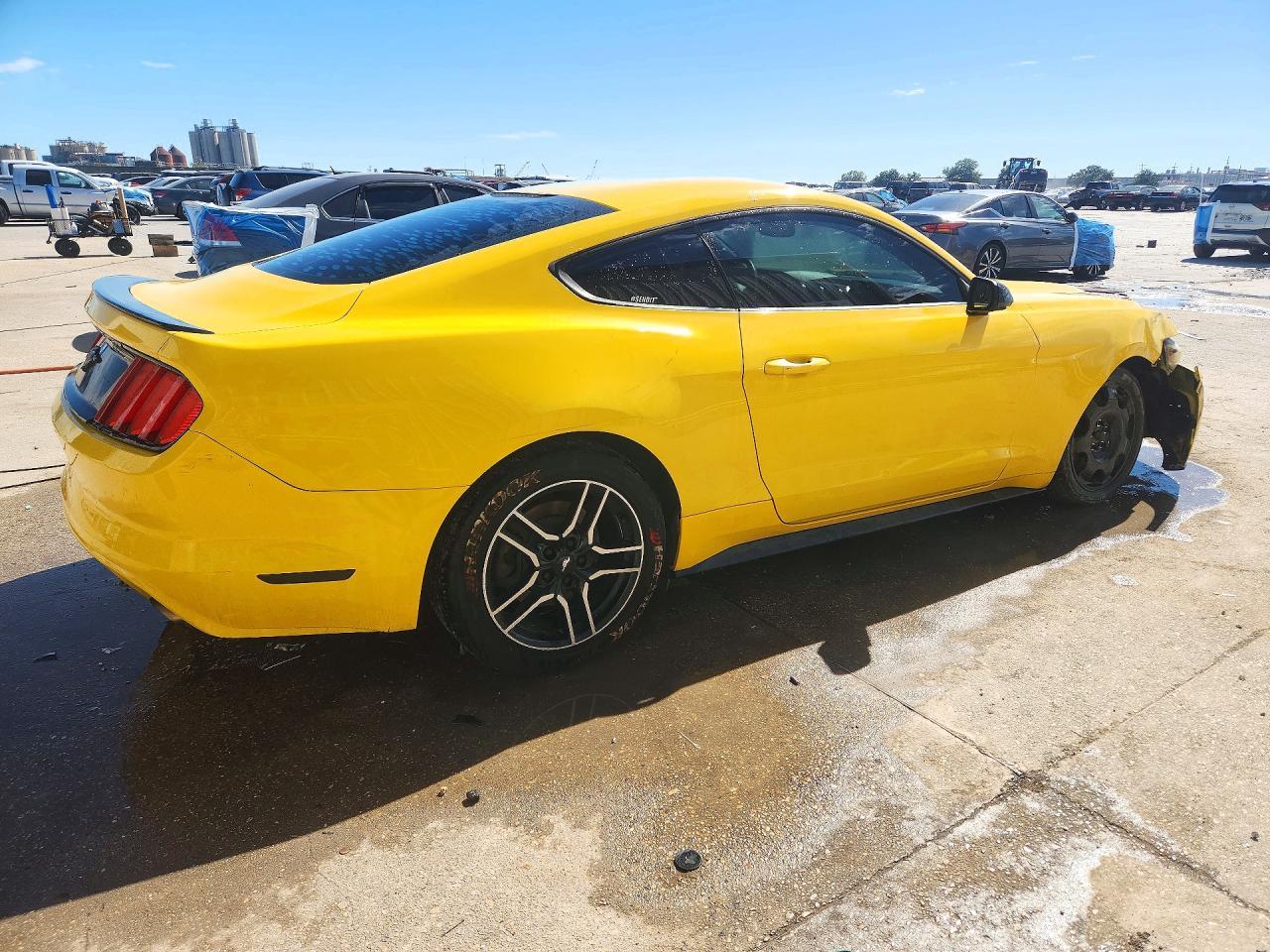 2016 Ford Mustang - zdjęcie 3