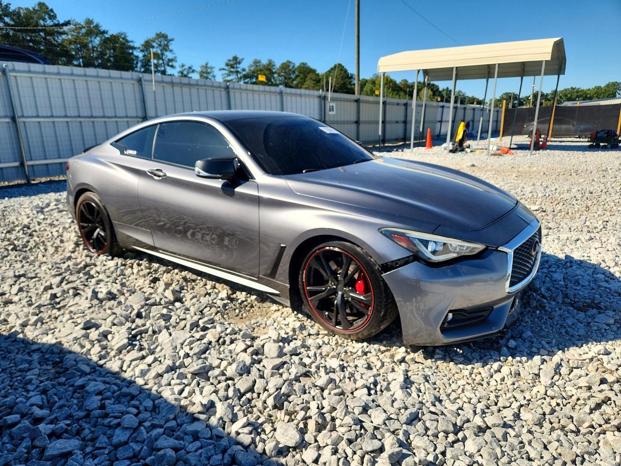 2017 Infiniti Q60 Red Sport 400 - zdjęcie 4