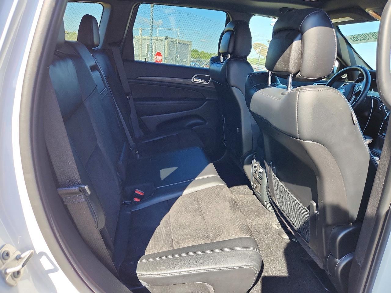 2022 Jeep Grand Cherokee Laredo E - zdjęcie 11