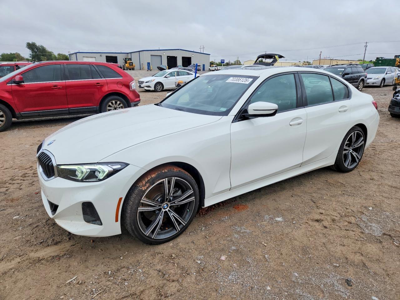 2023 BMW Seria 3 330i - zdjęcie główne