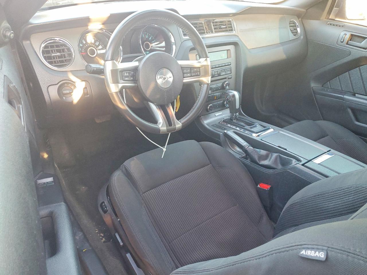 2014 Ford Mustang - zdjęcie 8