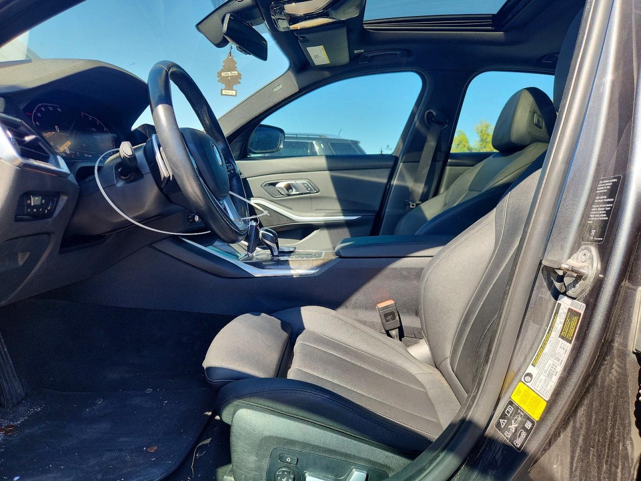 2020 BMW Seria 3 330i - zdjęcie 7