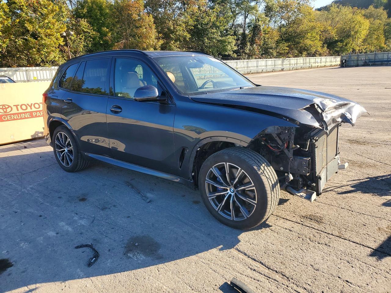 2021 BMW X5 xDrive40I - zdjęcie 4