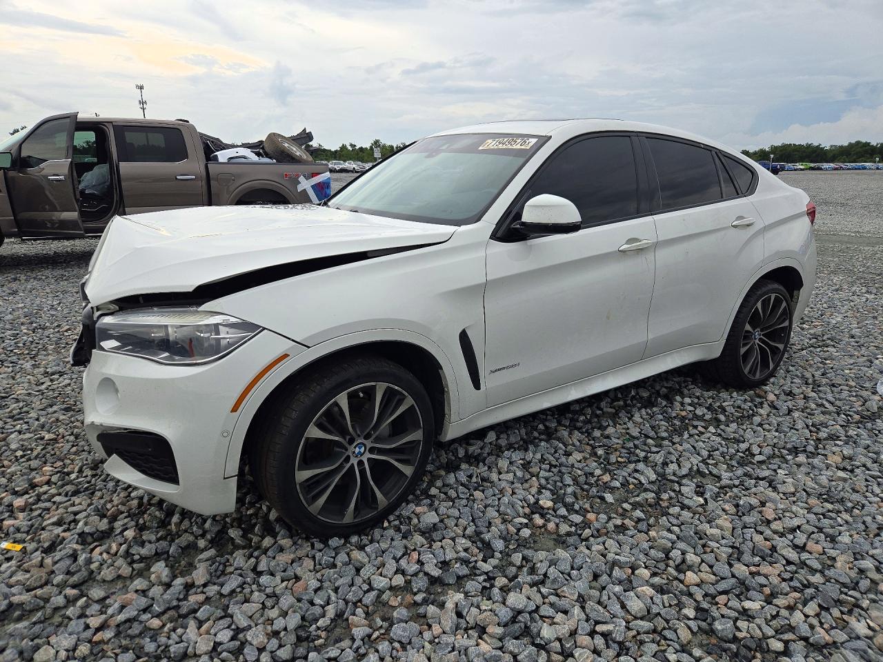 2019 BMW X6 xDrive50I - zdjęcie główne