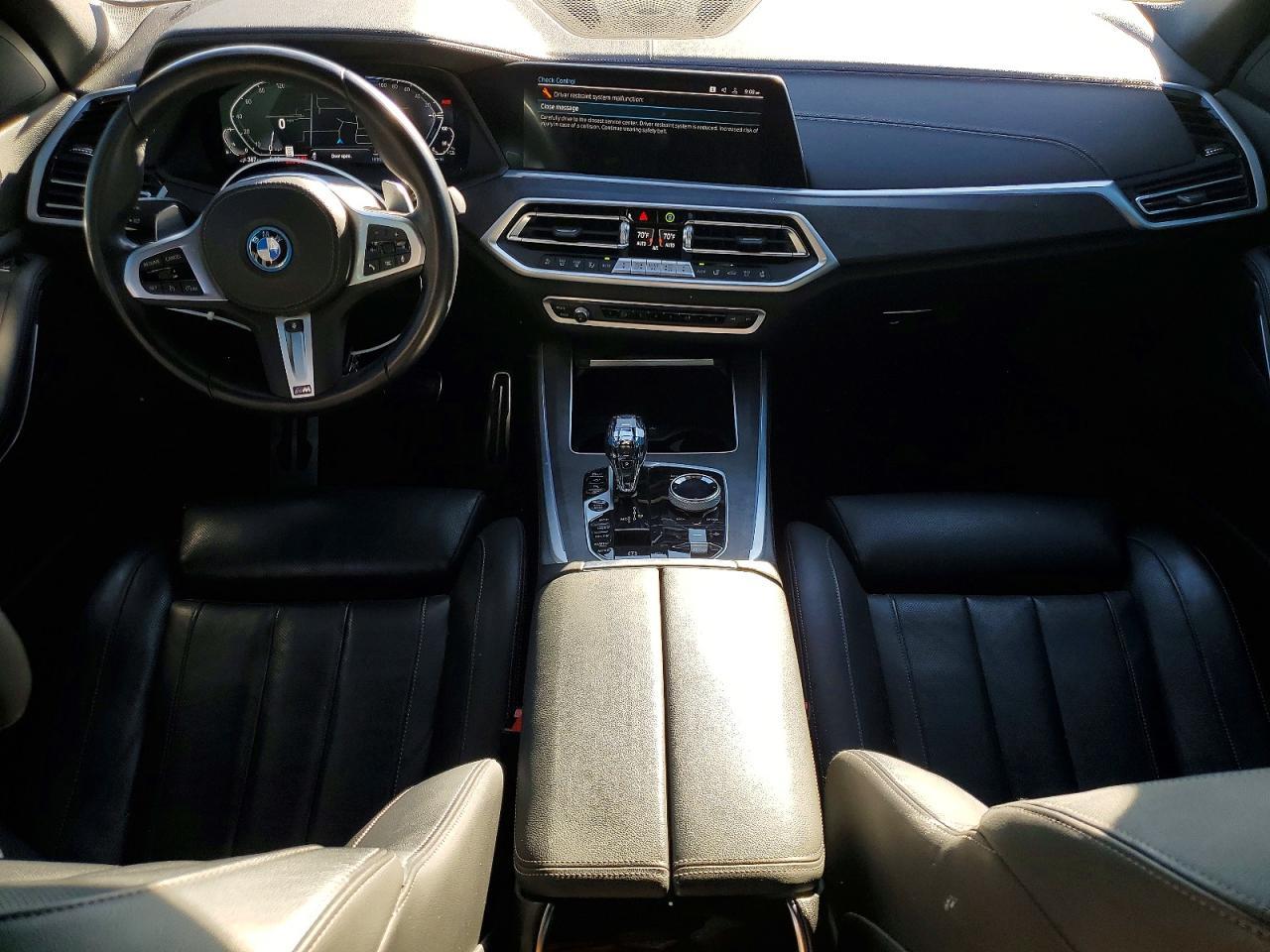 2022 BMW X5 xDrive45E - zdjęcie 8
