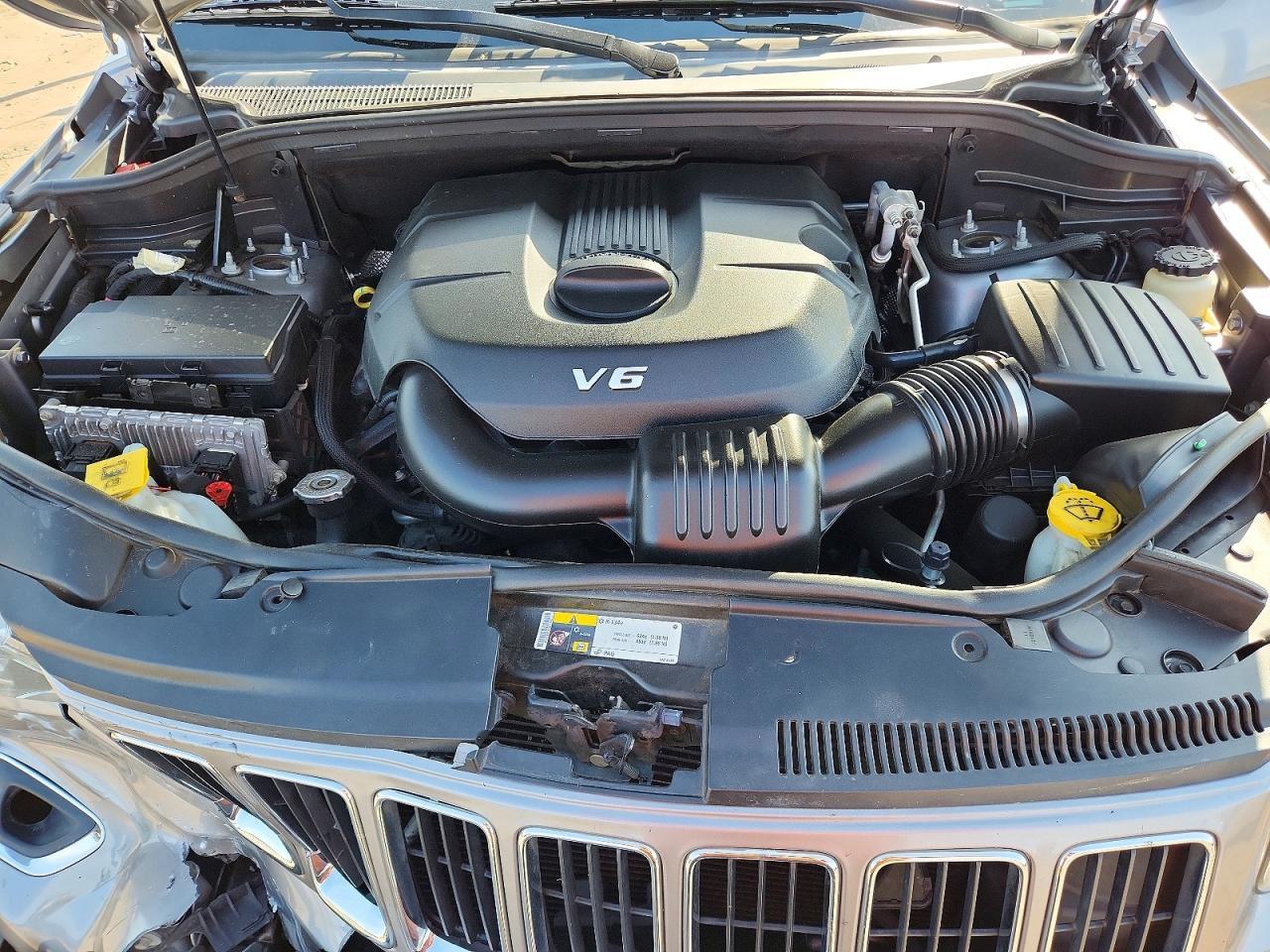 2014 Jeep Grand Cherokee Laredo - zdjęcie 12