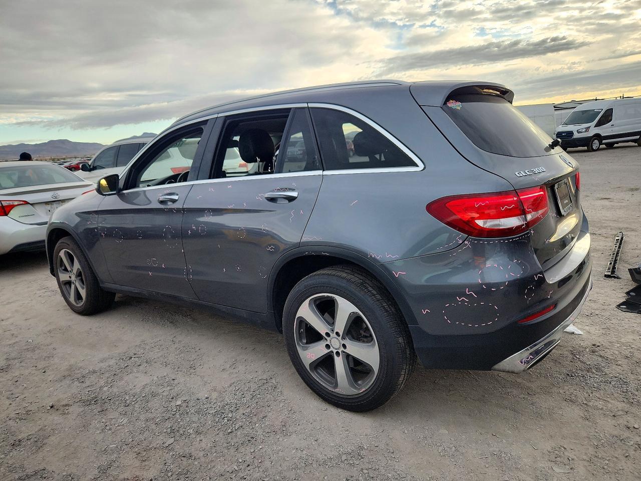 2016 Mercedes-Benz Glc 300 - zdjęcie 2
