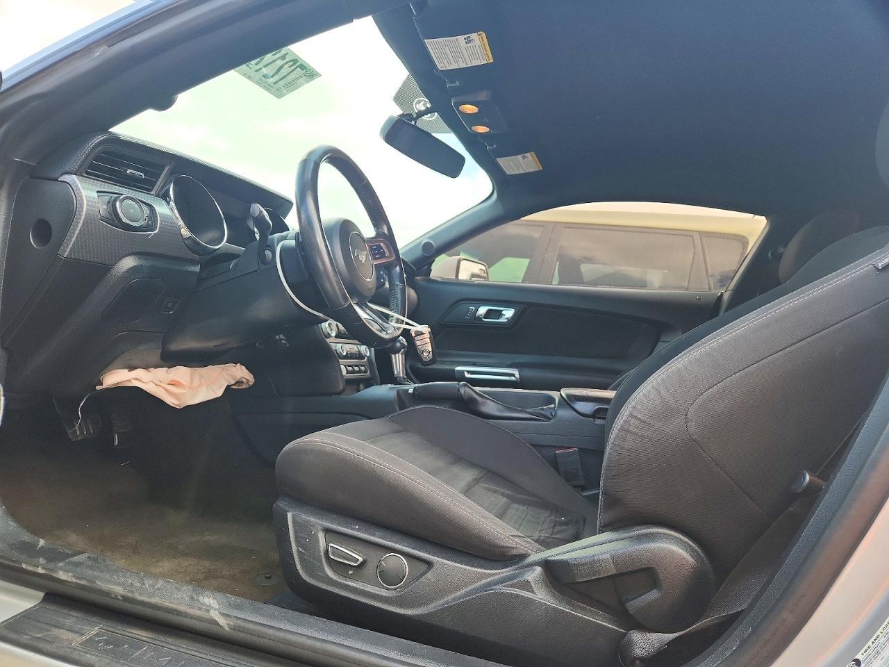 2015 Ford Mustang - zdjęcie 7