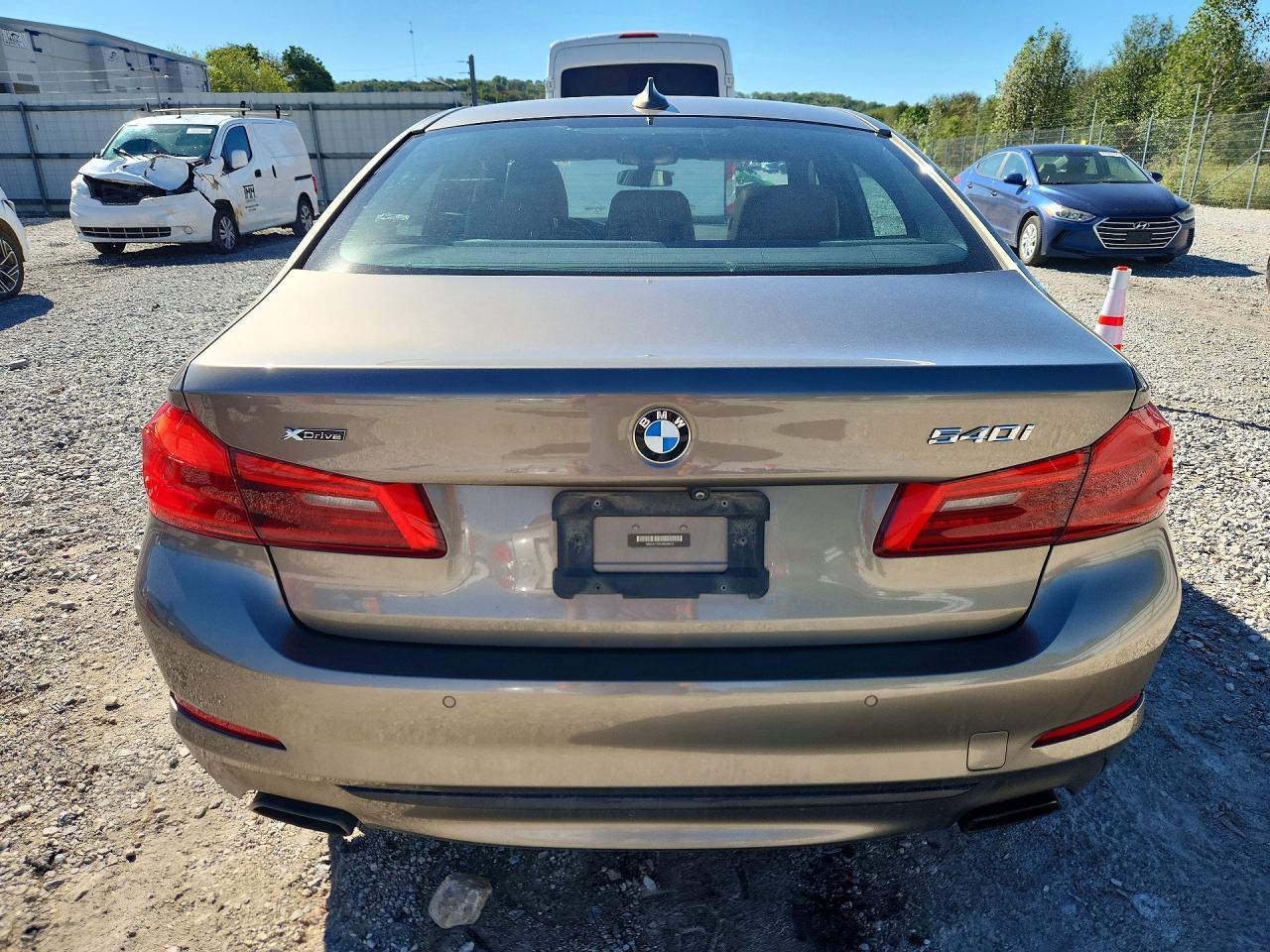2018 BMW Seria 5 540i - zdjęcie 6
