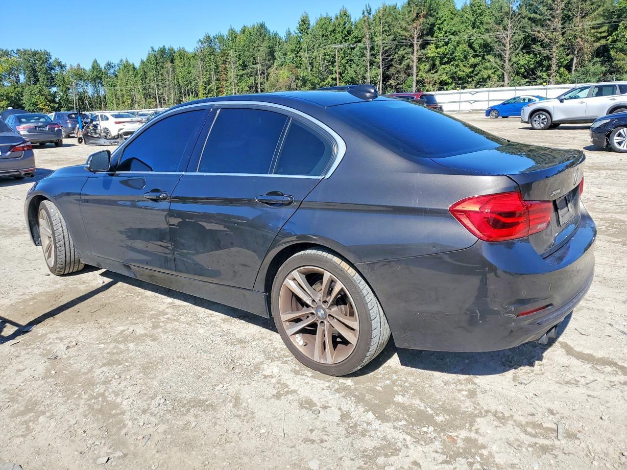 2017 BMW Seria 3 330i - zdjęcie 2