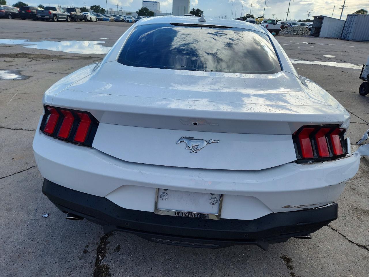2024 Ford Mustang - zdjęcie 6