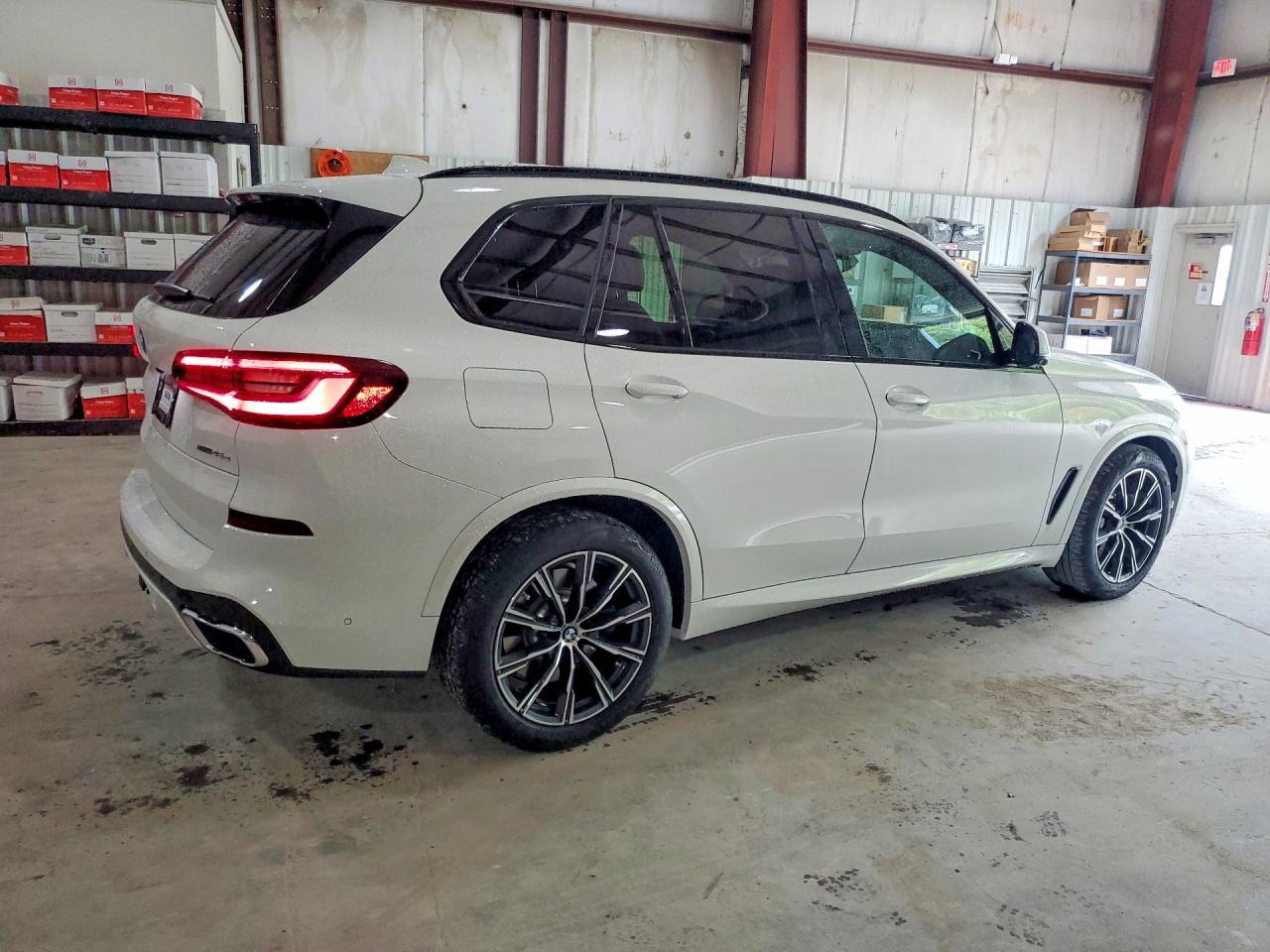 2021 BMW X5 xDrive45E - zdjęcie 3