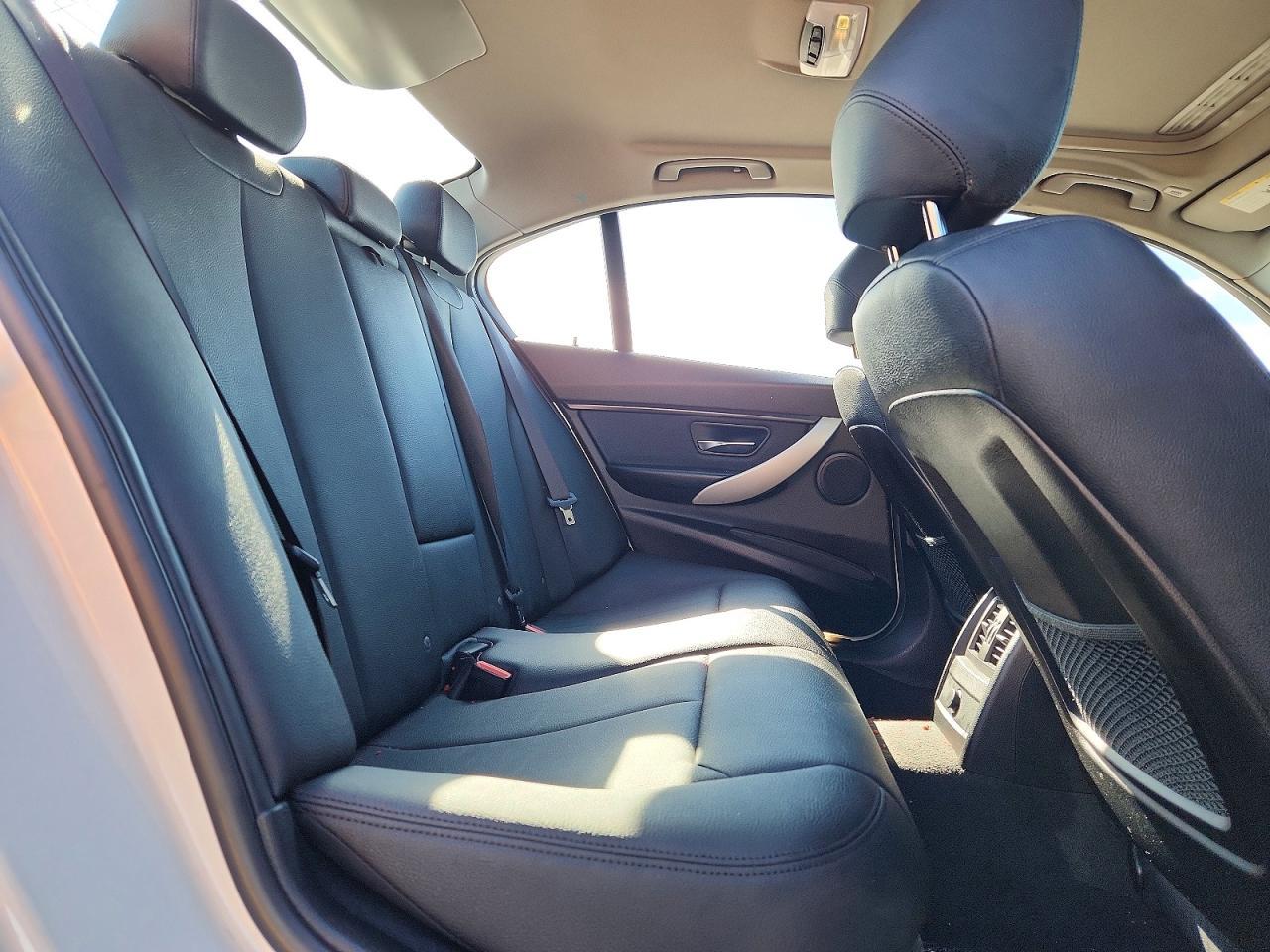 2018 BMW Seria 3 320i - zdjęcie 10
