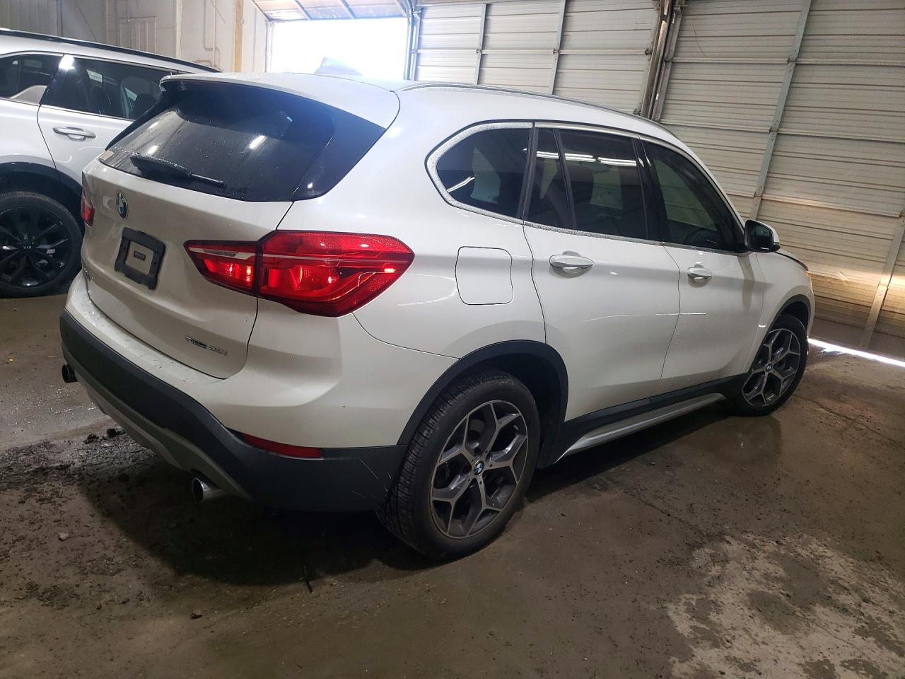 2022 BMW X1 Sdrive28I - zdjęcie 3