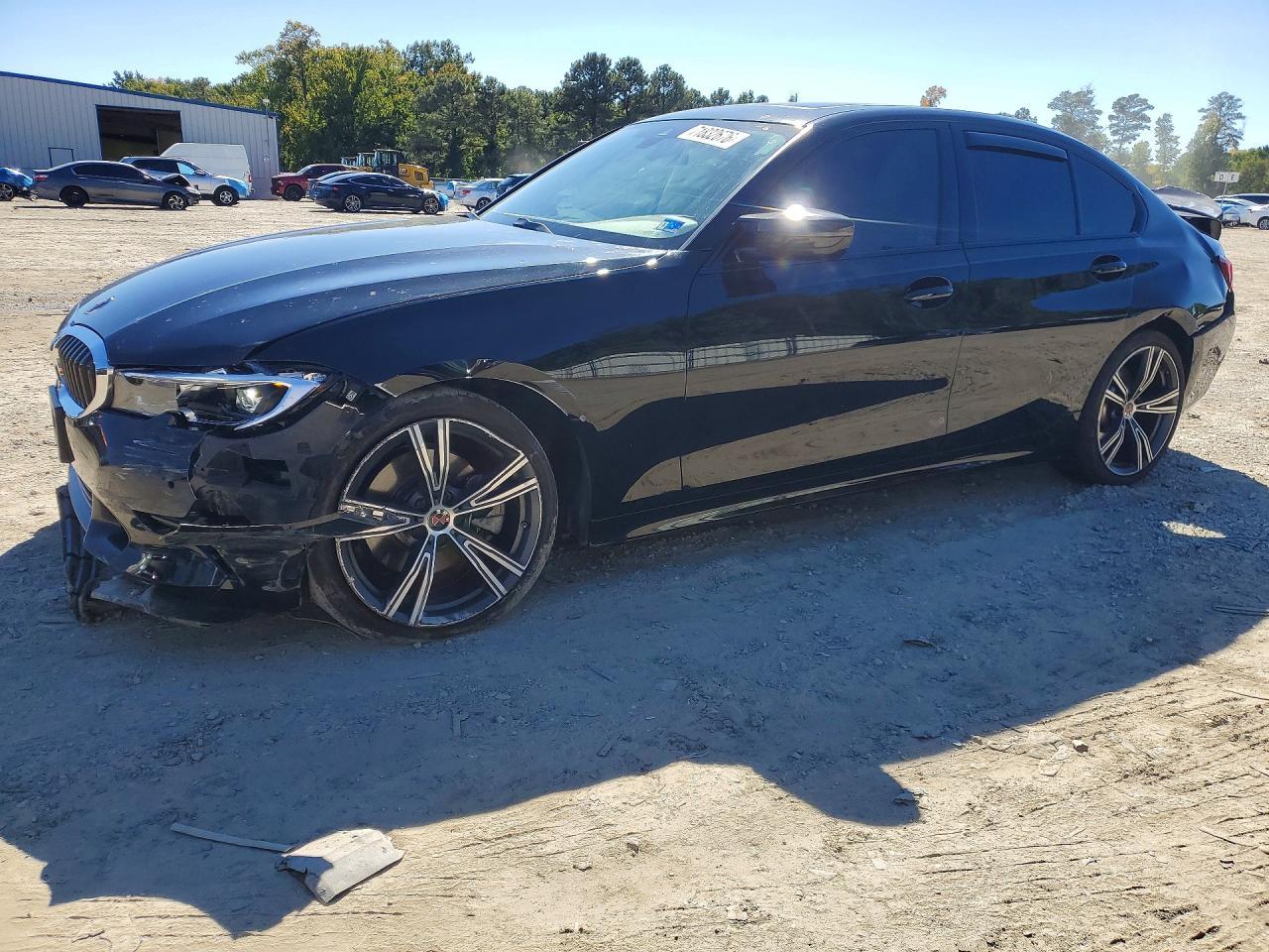 2022 BMW Seria 3 330i - zdjęcie główne
