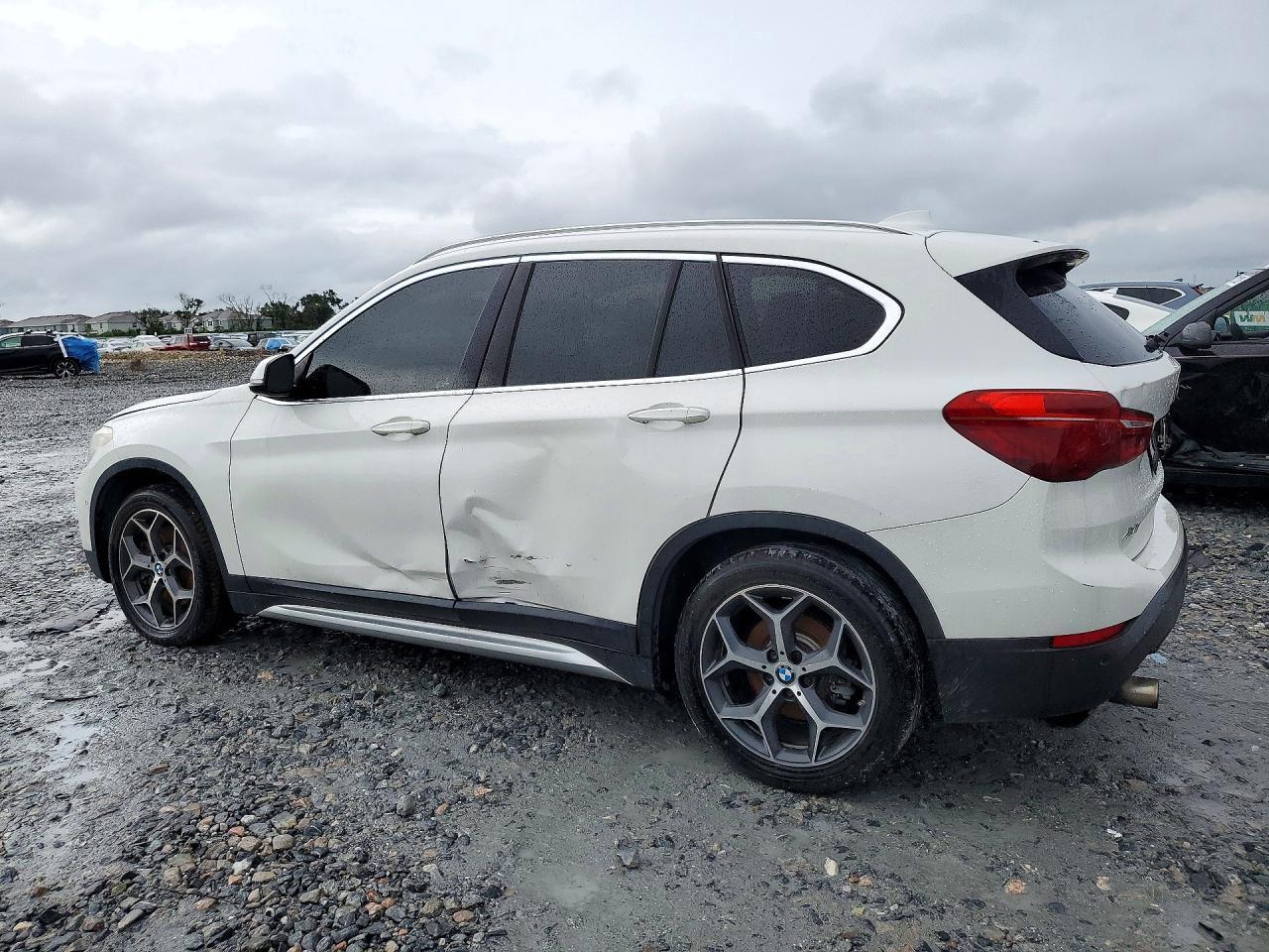 2018 BMW X1 xDrive28I - zdjęcie 2