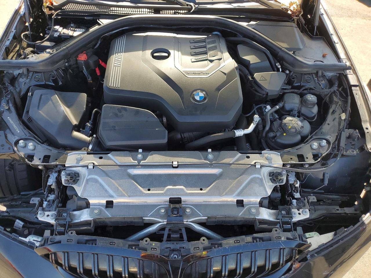 2024 BMW 330I - zdjęcie 11