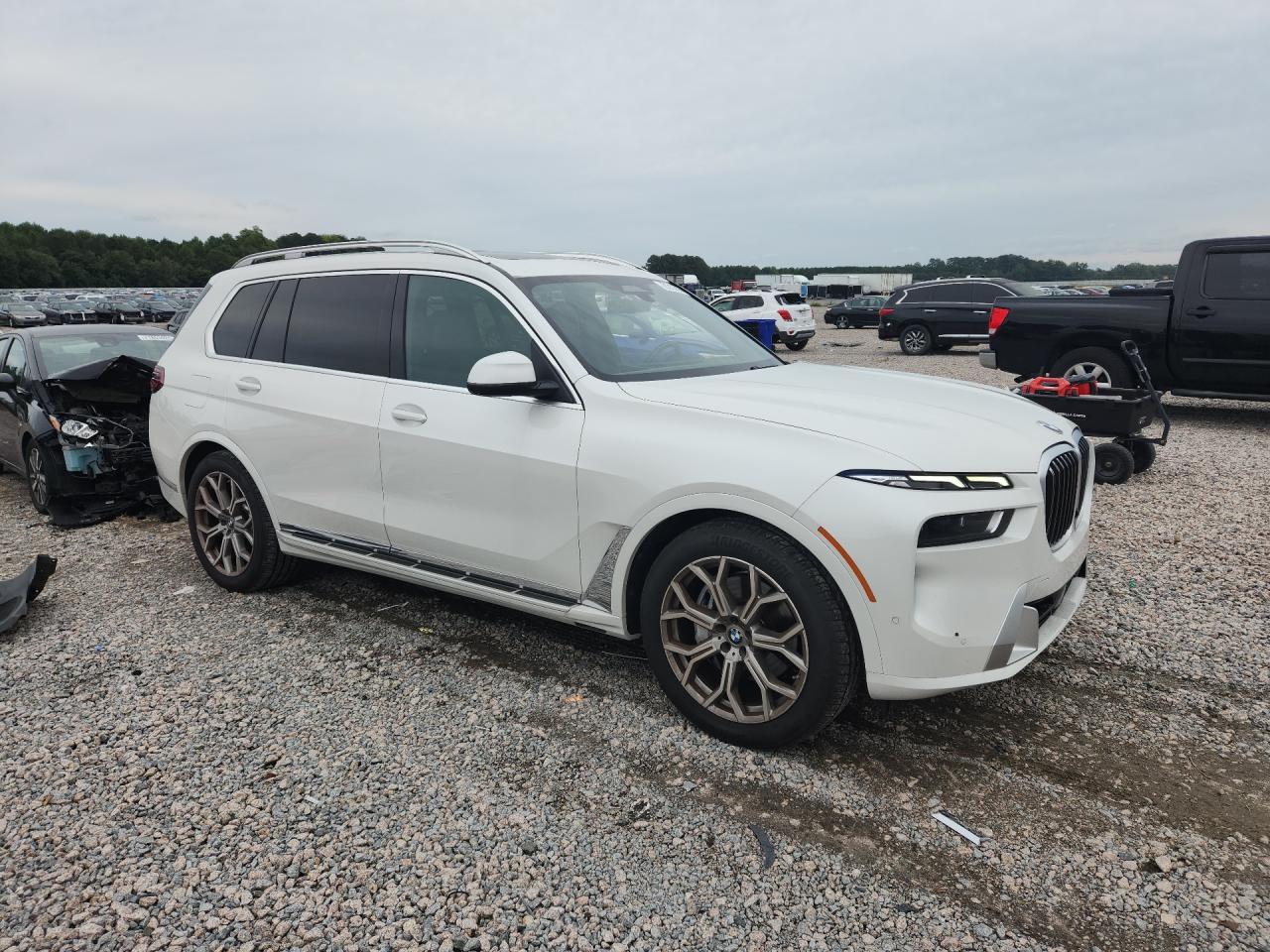 2023 BMW X7 xDrive40I - zdjęcie 4