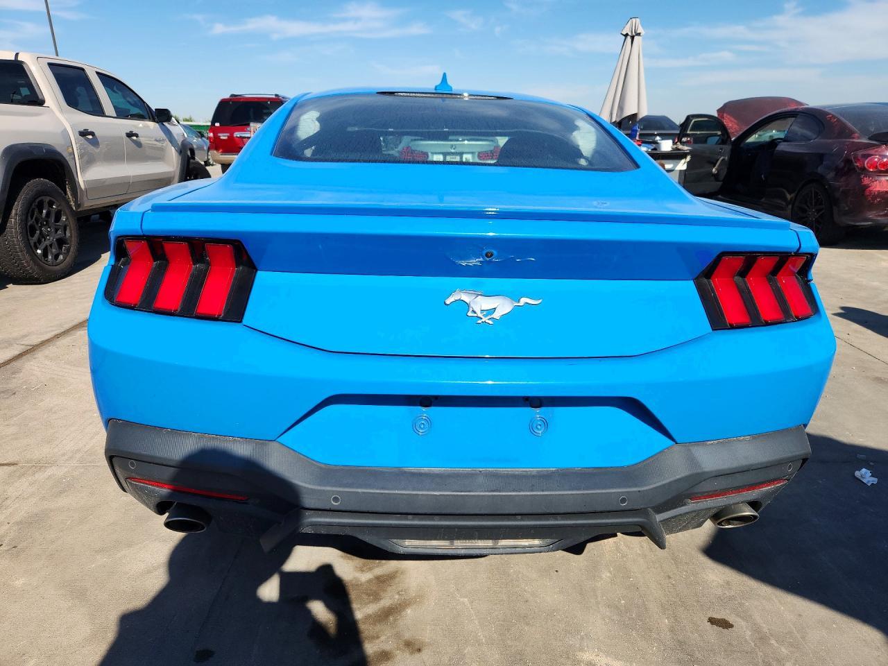 2024 Ford Mustang - zdjęcie 6
