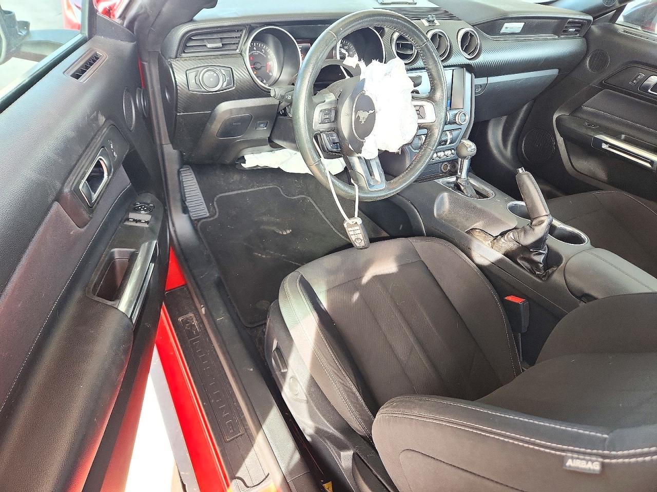 2021 Ford Mustang - zdjęcie 8