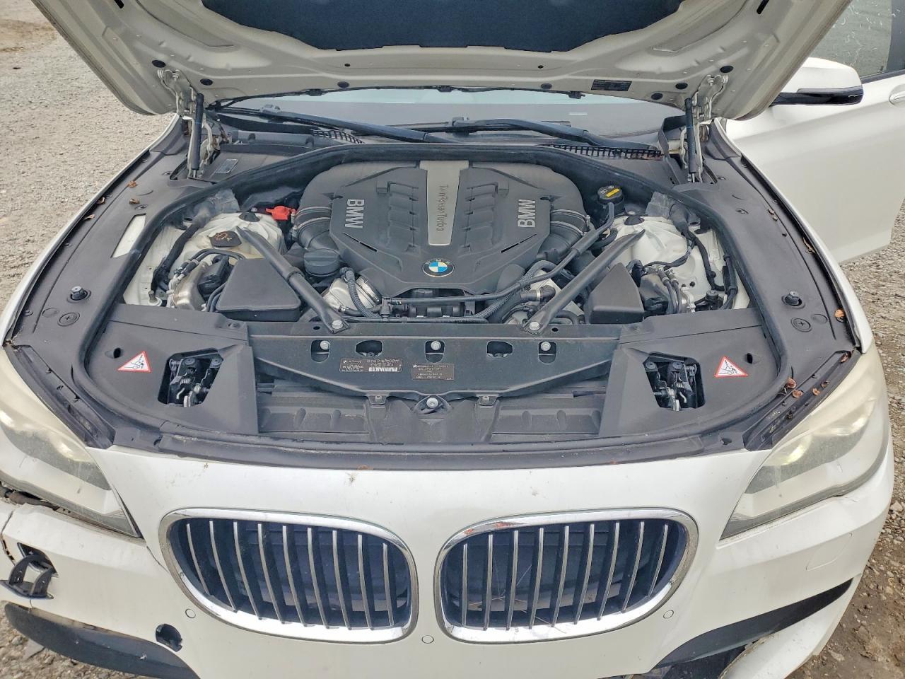 2015 BMW 750 Li - zdjęcie 11