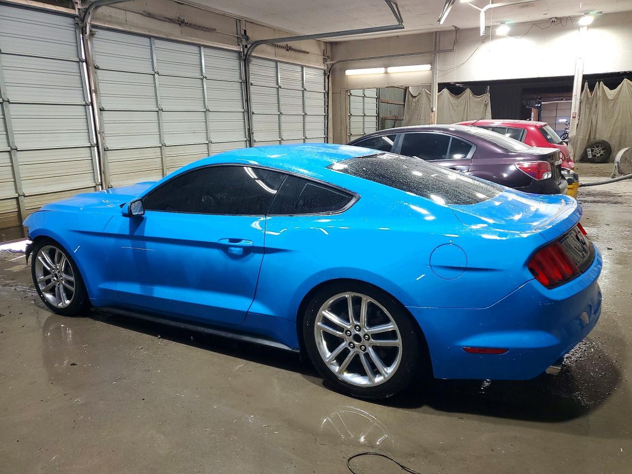 2017 Ford Mustang - zdjęcie 2