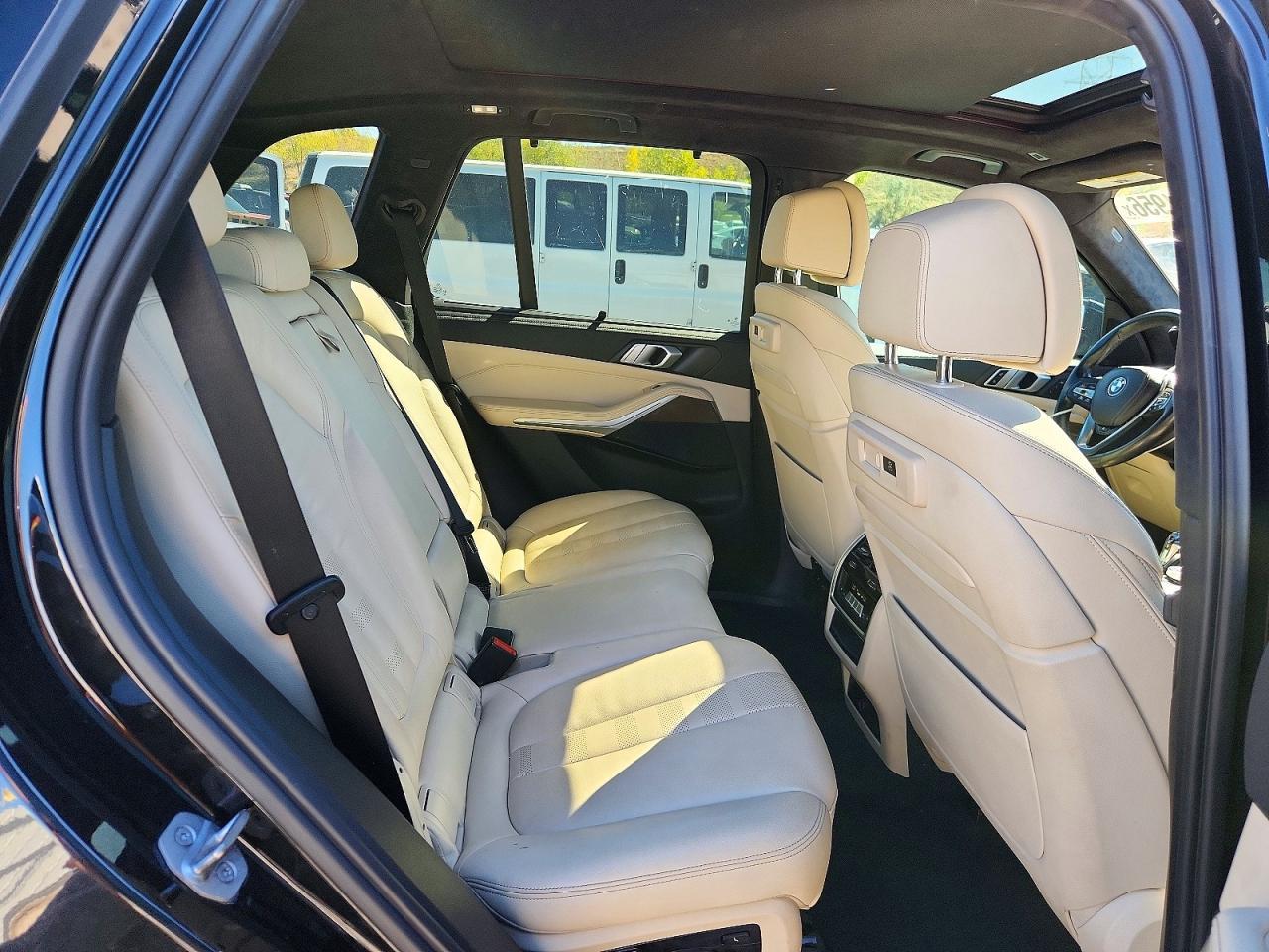 2021 BMW X5 xDrive40I - zdjęcie 11