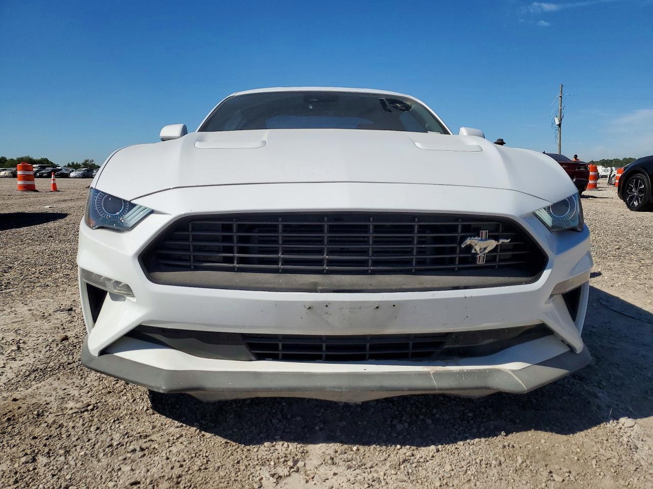 2021 Ford Mustang - zdjęcie 5