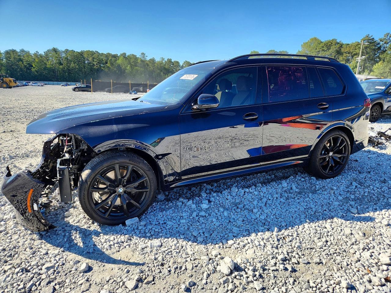 2025 BMW X7 xDrive40I - zdjęcie główne