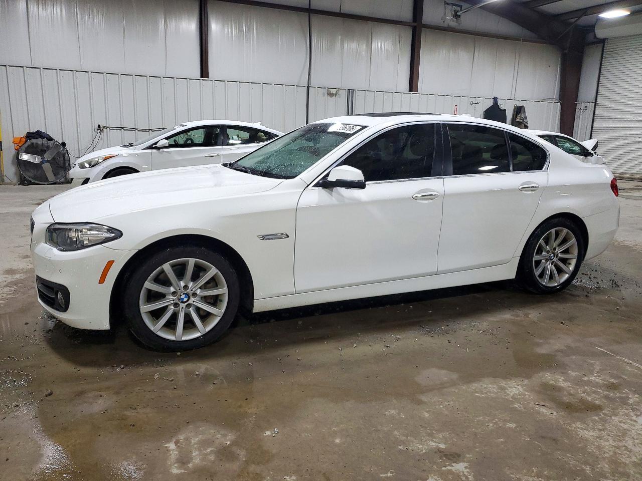 2015 BMW Seria 5 535i - zdjęcie główne