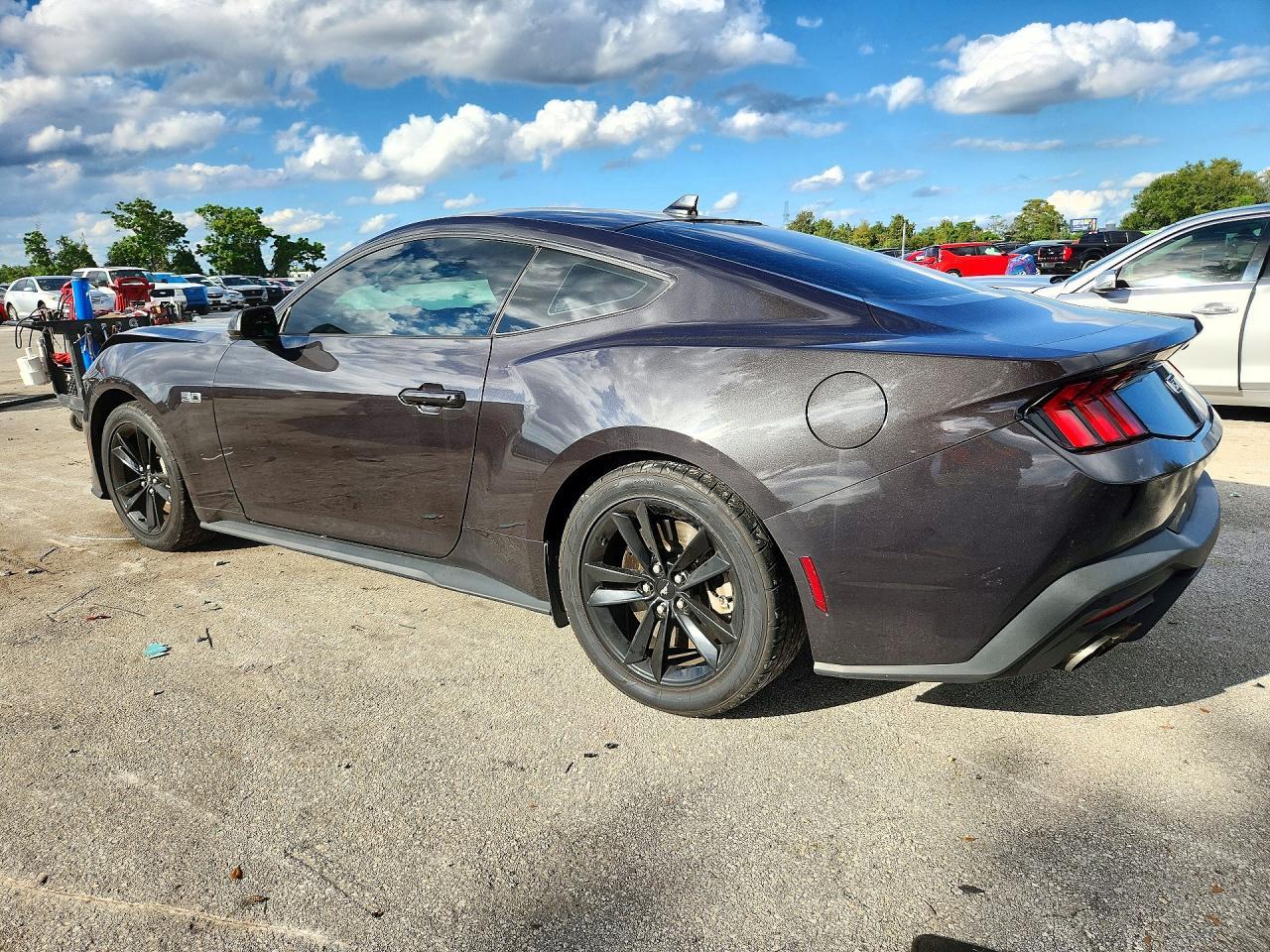 2024 Ford Mustang Gt - zdjęcie 2