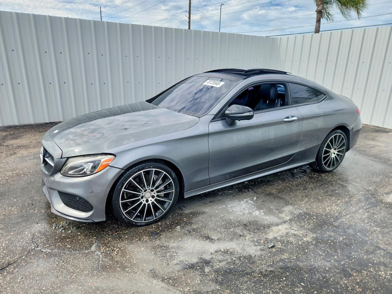 2017 Mercedes-Benz C 300 - zdjęcie główne