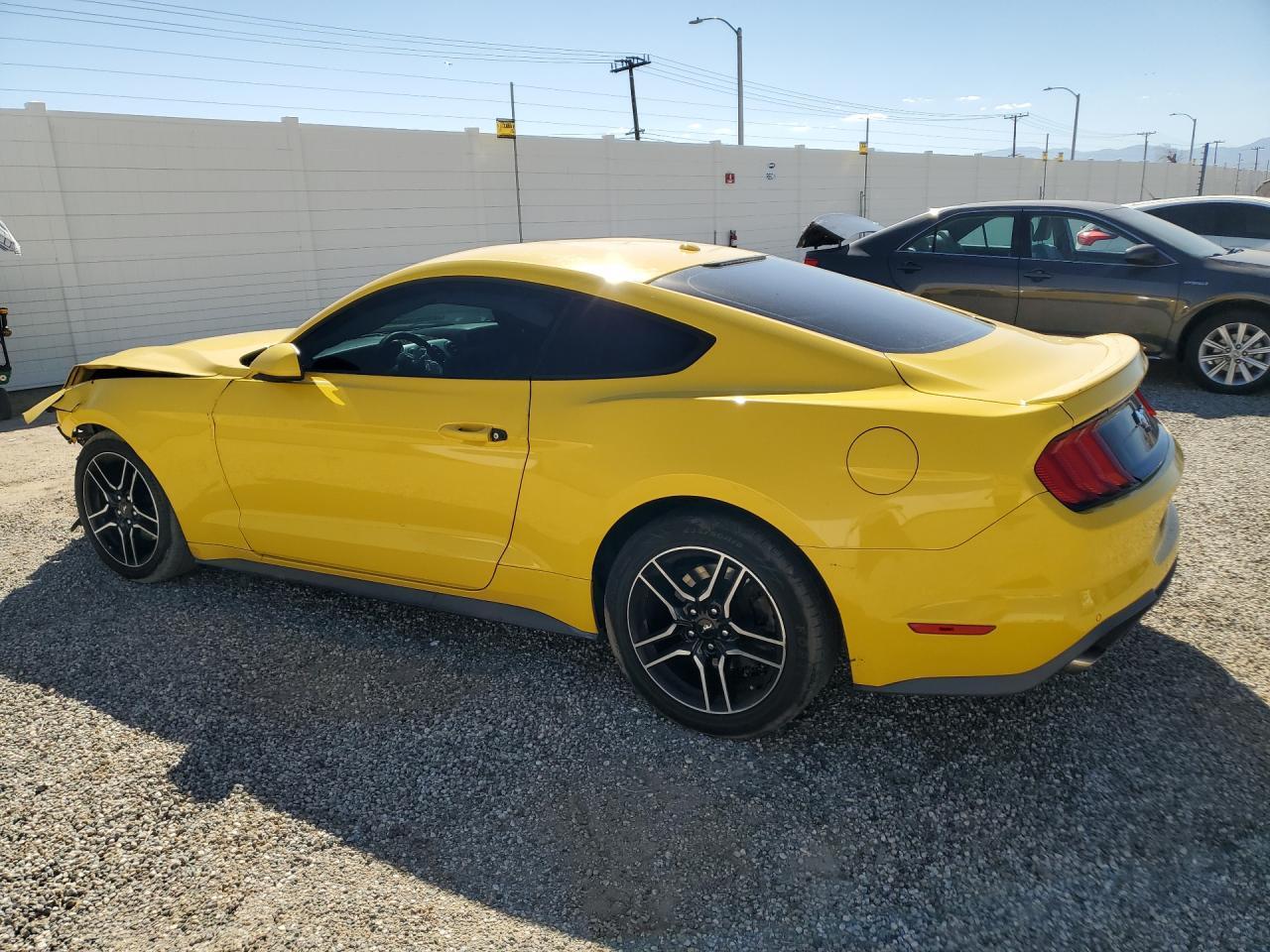 2018 Ford Mustang - zdjęcie 2