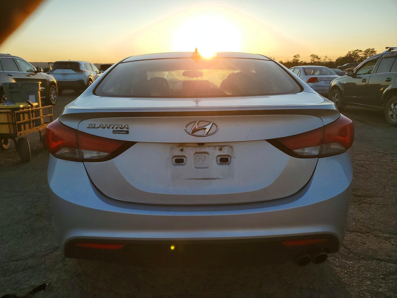 2014 Hyundai Elantra Coupe Base - zdjęcie 6