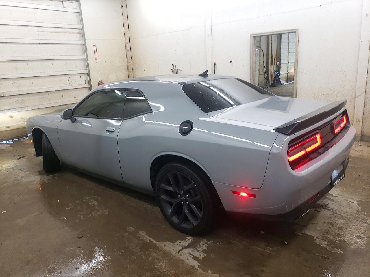 2021 Dodge Challenger Sxt - zdjęcie 2