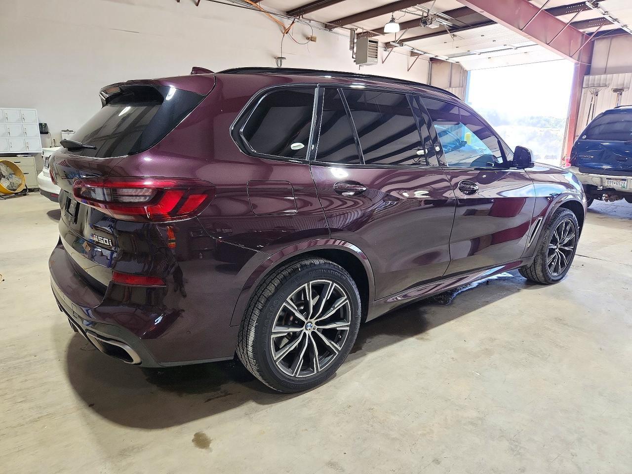 2022 BMW X5 M50I - zdjęcie 3