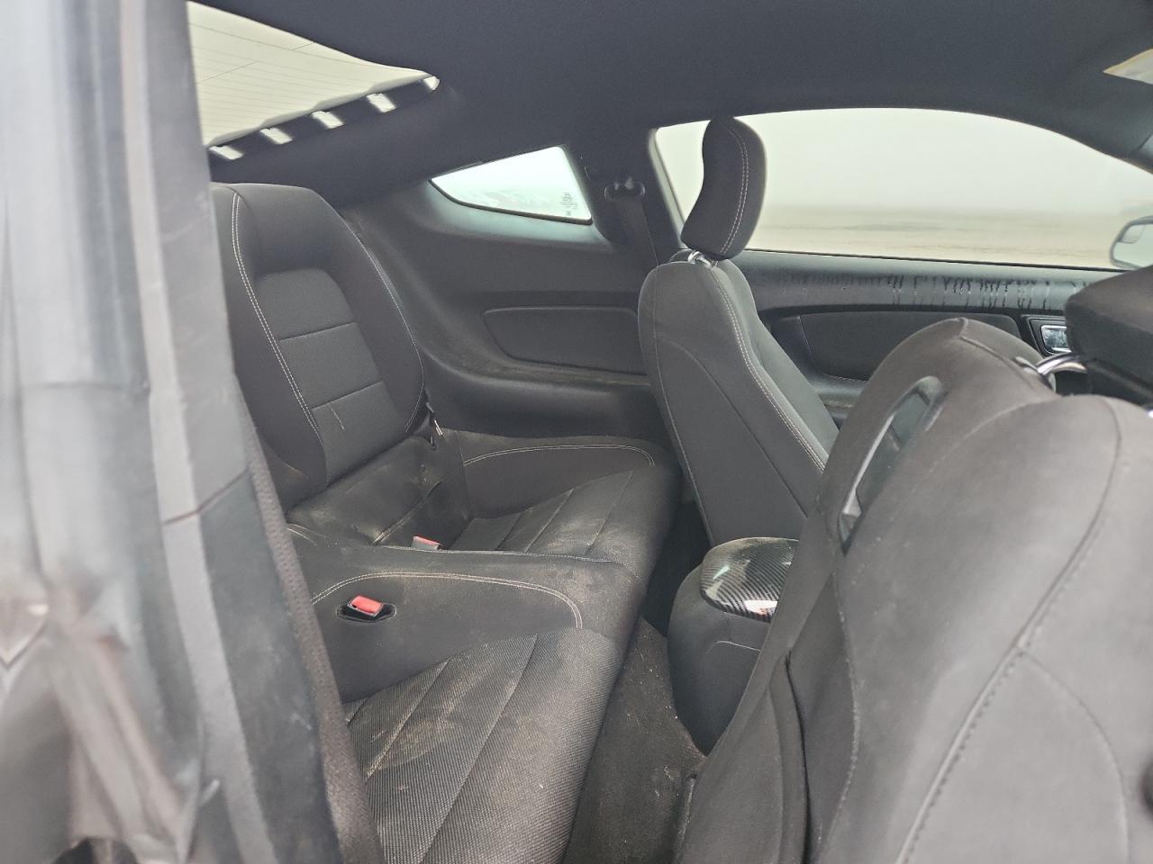 2016 Ford Mustang - zdjęcie 10
