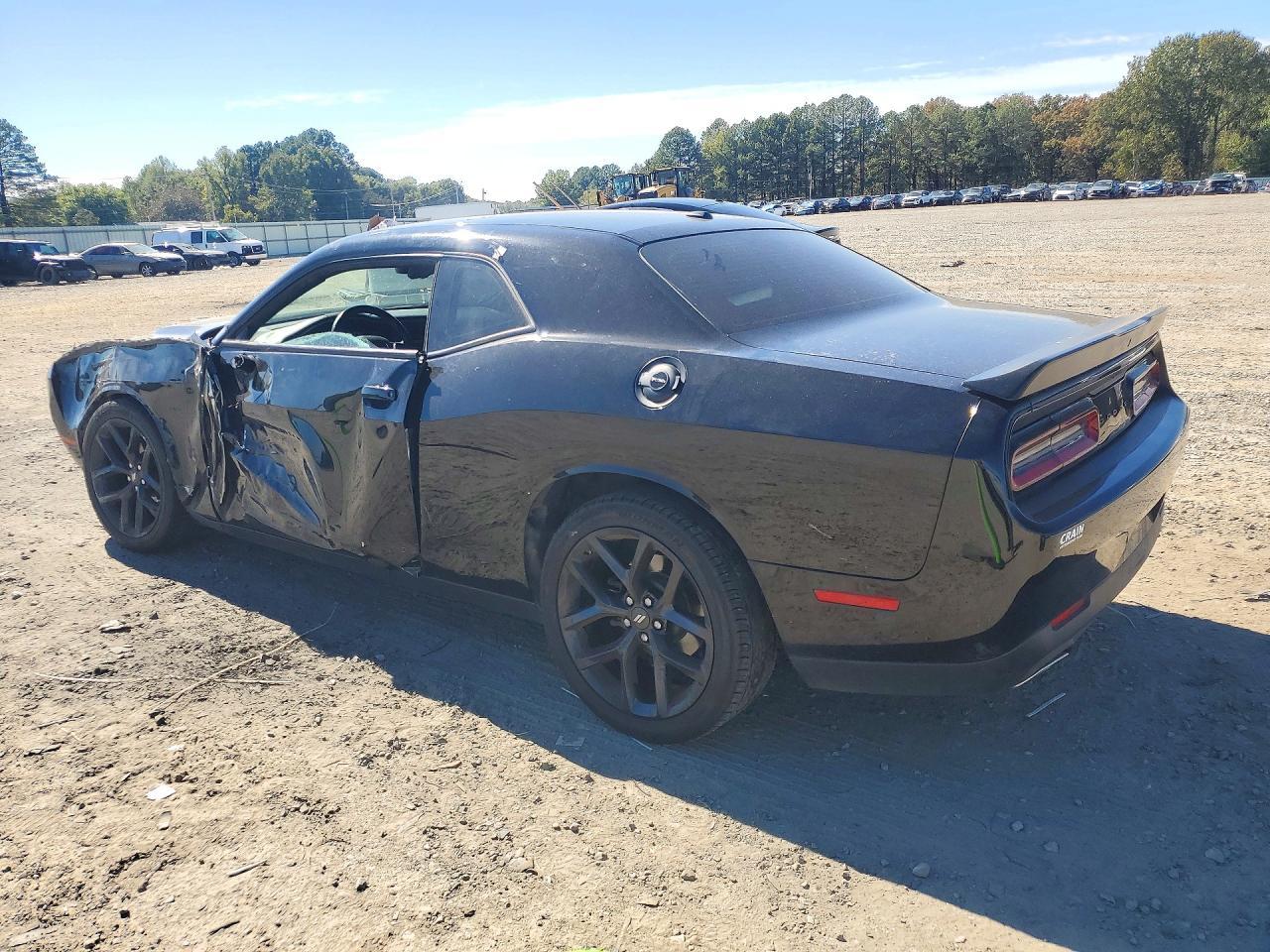2022 Dodge Challenger Sxt - zdjęcie 2