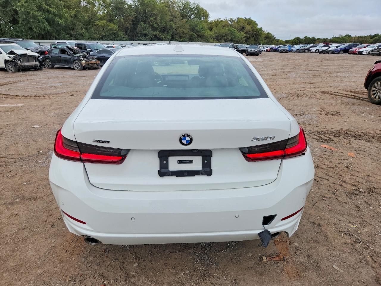 2023 BMW Seria 3 330i - zdjęcie 6
