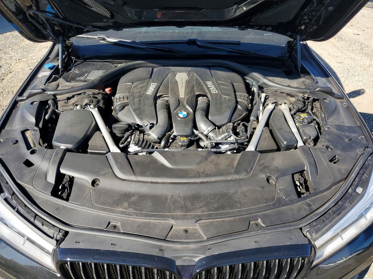 2019 BMW 750 I - zdjęcie 11